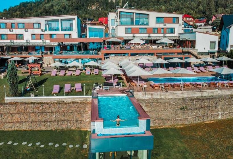 酒店 Roser House Boutique   Pe Malul Lacului Colibita