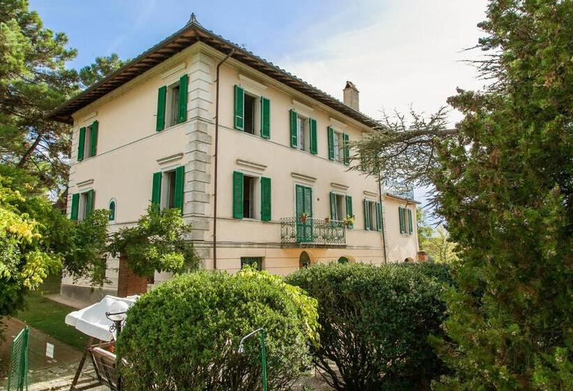 هتل Villa La Fontana