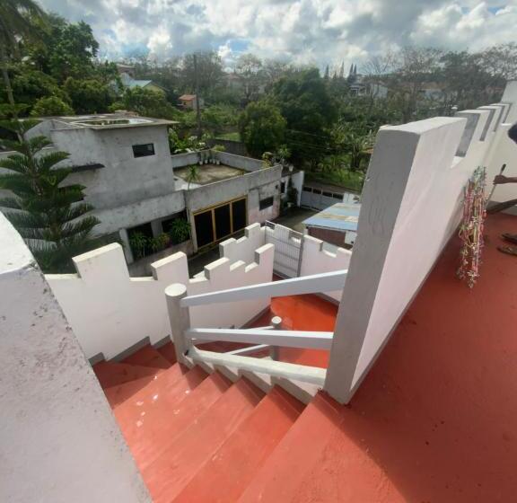 مُتل Chillax Inn