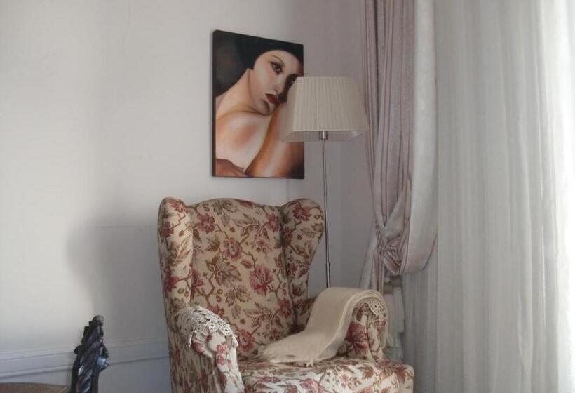 پانسیون Adore Portugal Coimbra Guest House