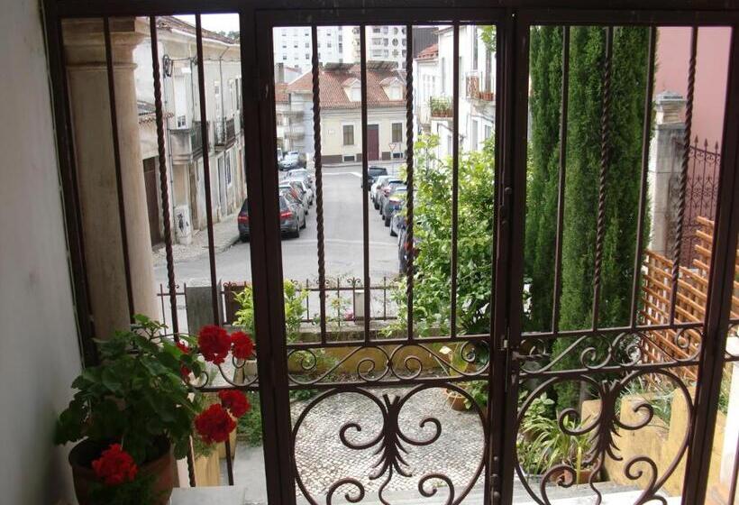 پانسیون Adore Portugal Coimbra Guest House
