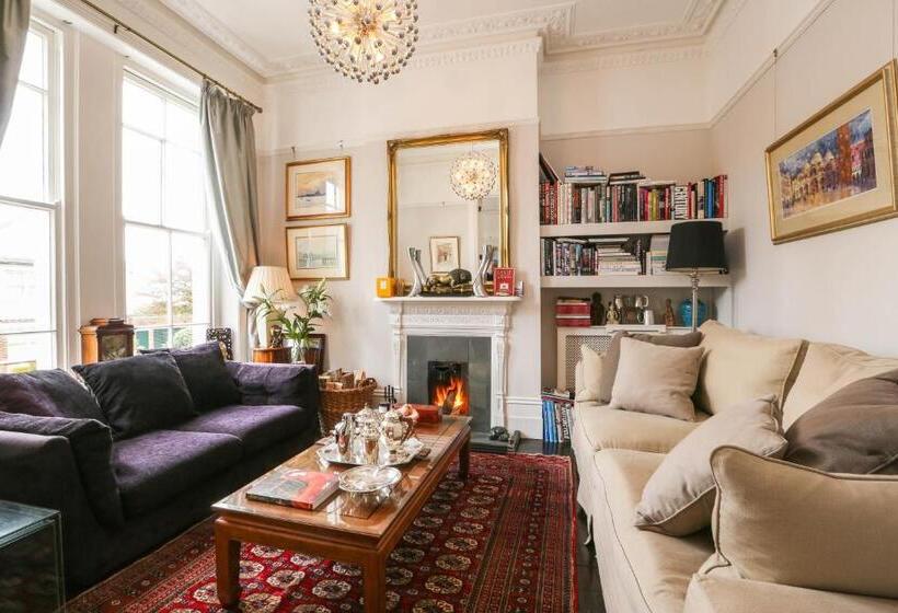 펜션 Black Rock House