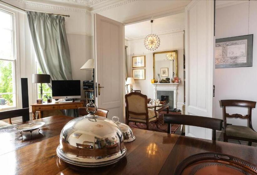 펜션 Black Rock House