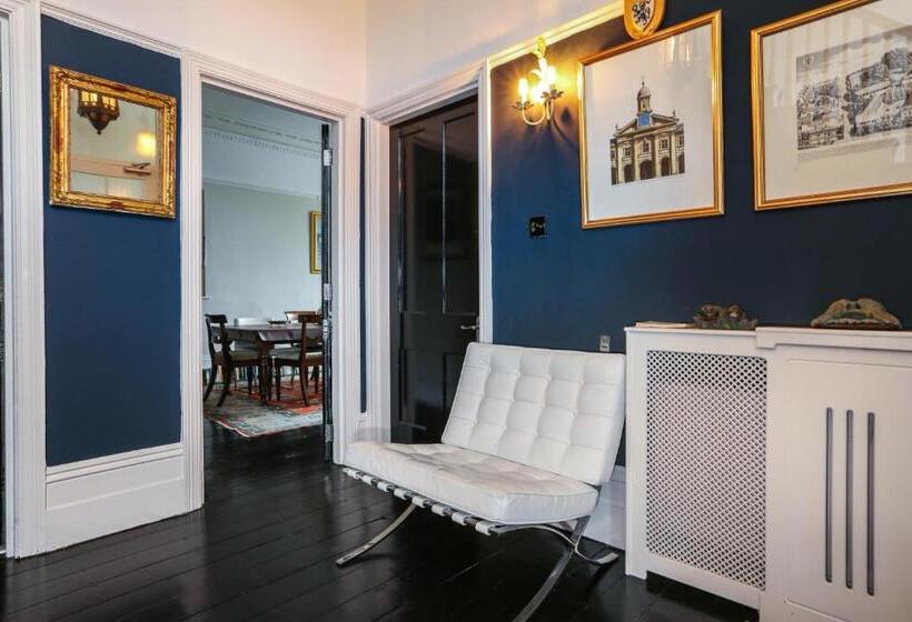 펜션 Black Rock House