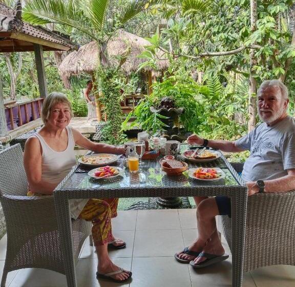 פנסיון Ganesh Lodge