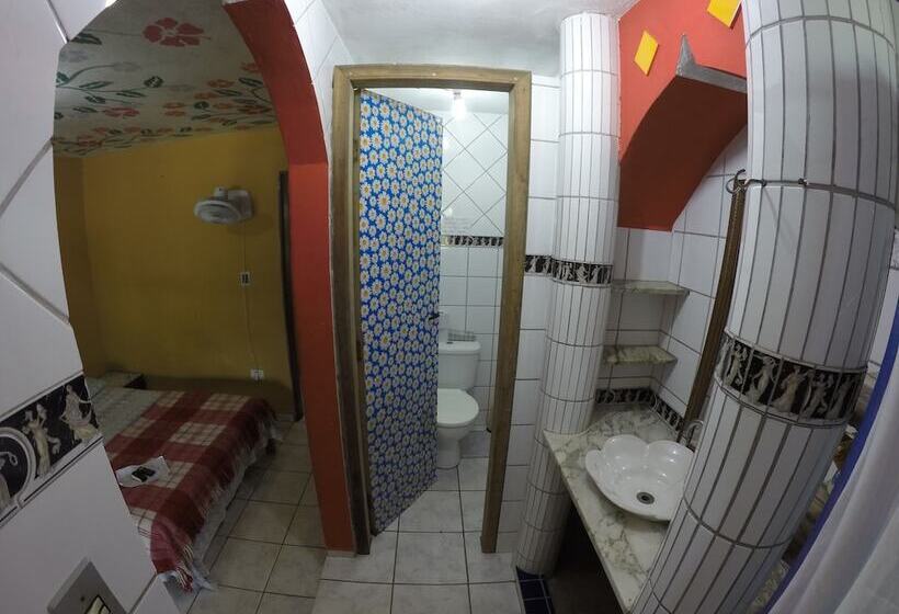 Пансион Golfinho Tropical Hostel E Pousada