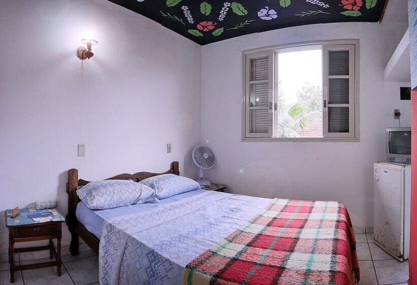 Пансион Golfinho Tropical Hostel E Pousada