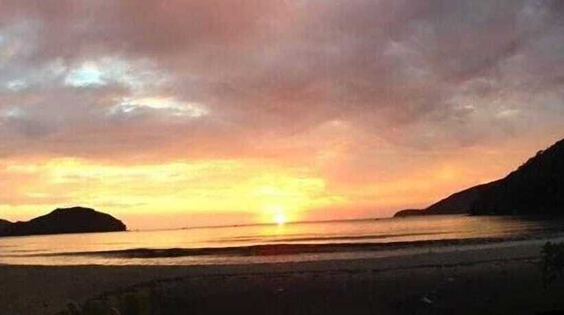 Пансион Golfinho Tropical Hostel E Pousada