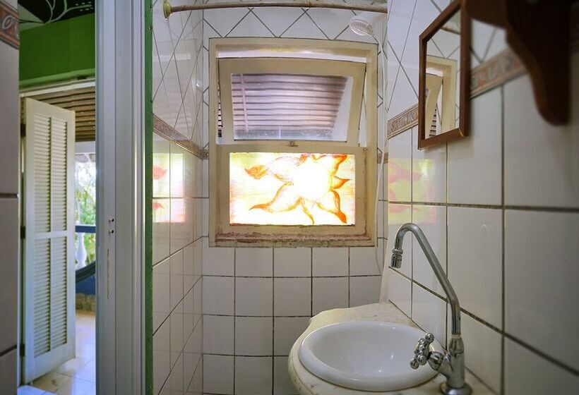 Пансион Golfinho Tropical Hostel E Pousada