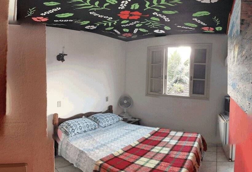 Пансион Golfinho Tropical Hostel E Pousada