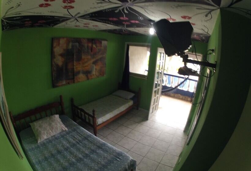 Пансион Golfinho Tropical Hostel E Pousada