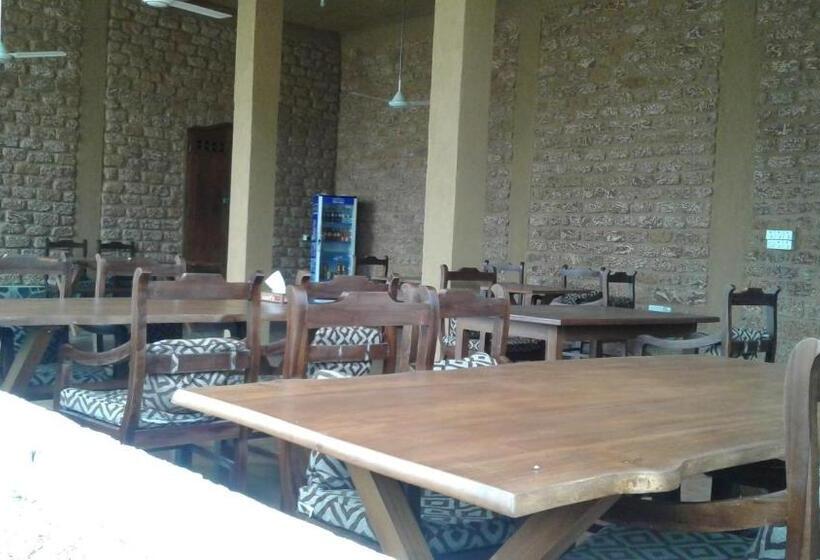 膳宿费 Happy Man Village