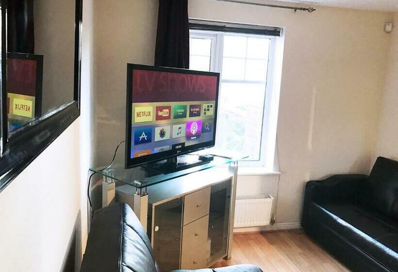 פנסיון My Places Abbotsfield Court Townhouse 4