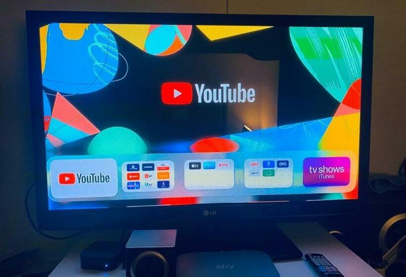 פנסיון My Places Abbotsfield Court Townhouse 4