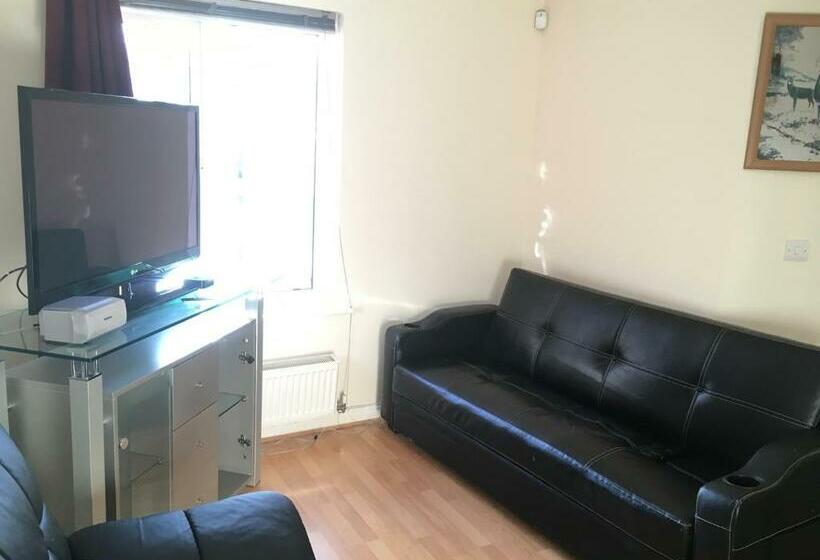 פנסיון My Places Abbotsfield Court Townhouse 4