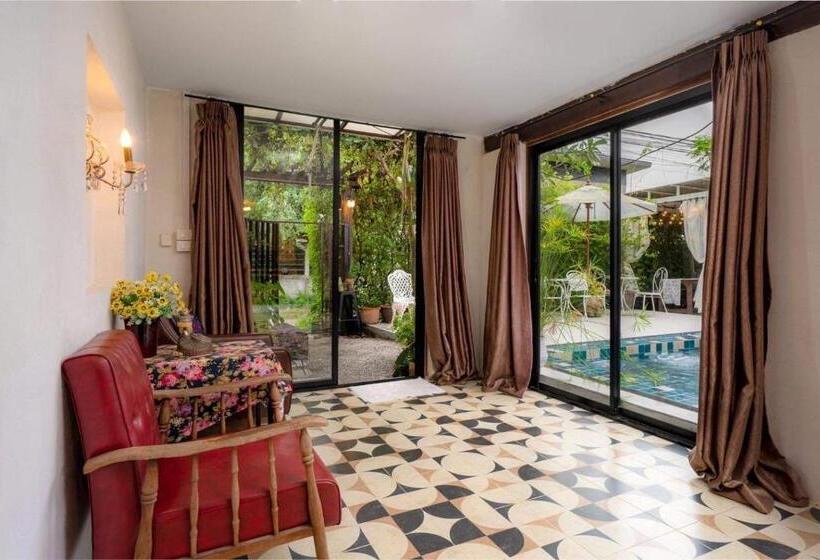 פנסיון Secret Garden Pool Villa