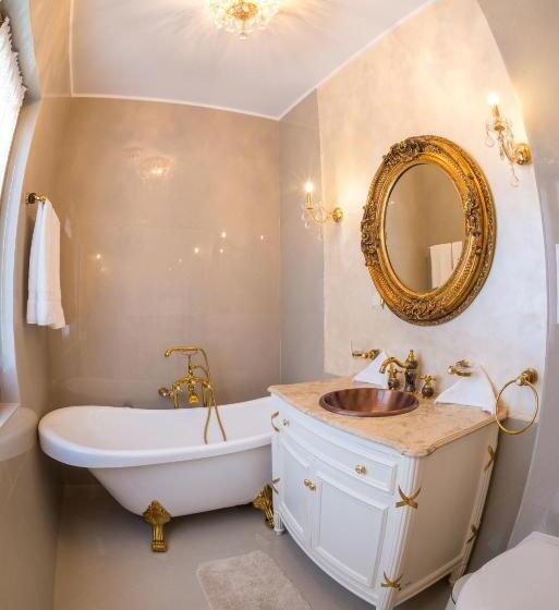 פנסיון Vila Cameea