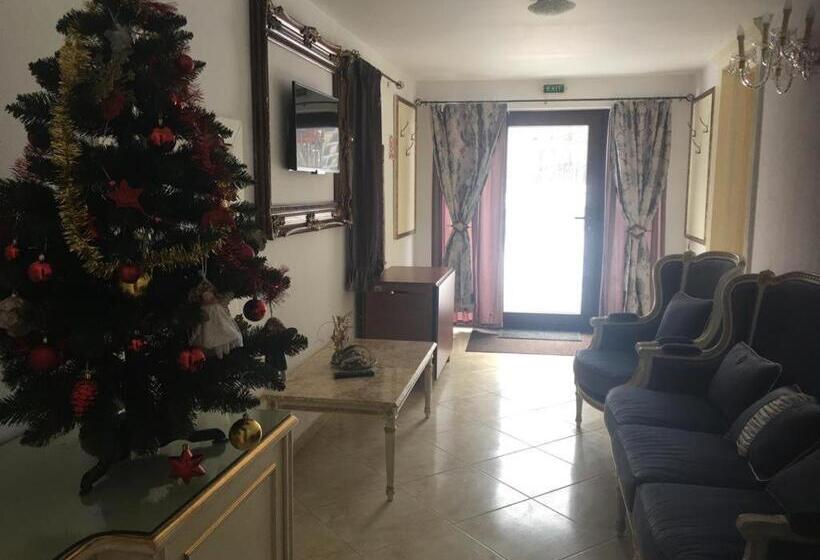 פנסיון Vila Cameea