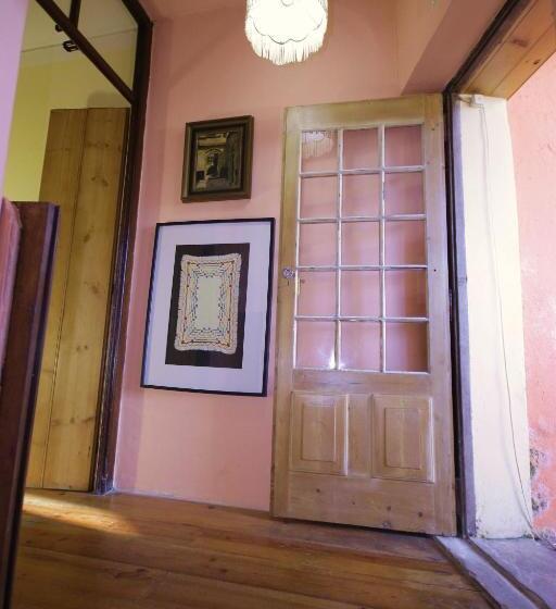 Sintra Small Hostel