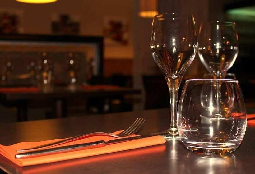 Bagnoles Hotel Contact