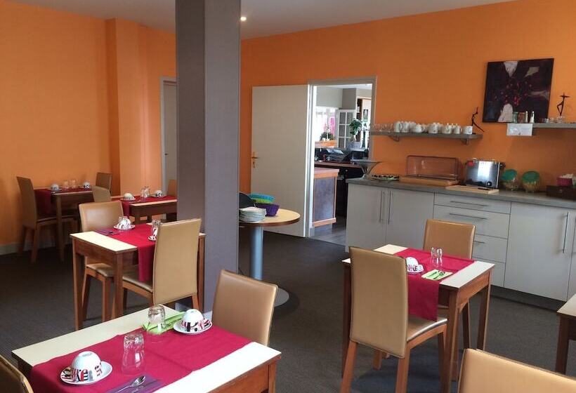 Bagnoles Hotel Contact