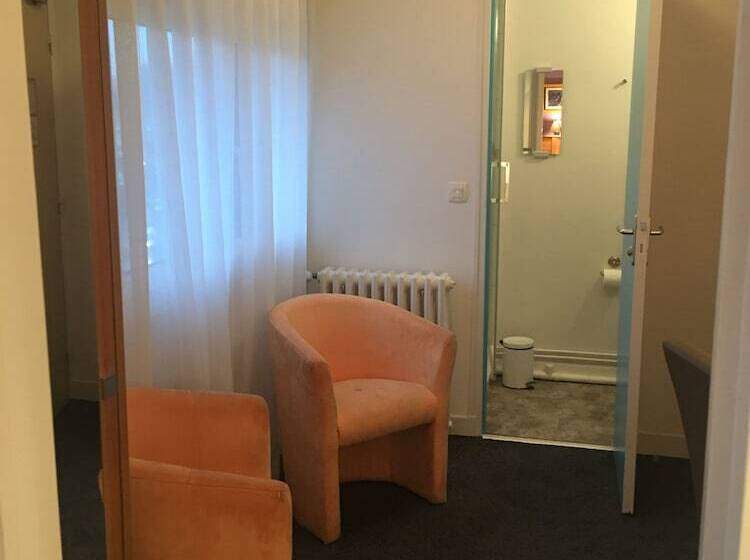 Bagnoles Hotel Contact