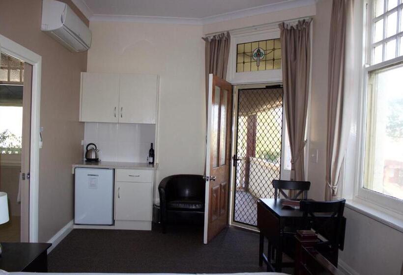 Balcony On Sixth Lodge