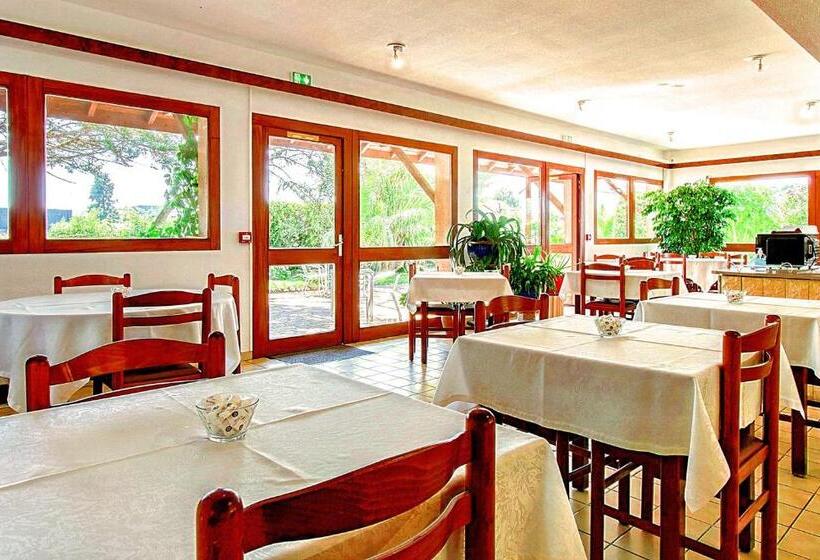 Brit Hotel Confort Pau Lons