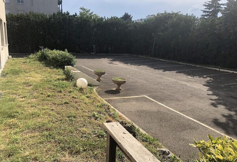 호텔 Adonis Lyon Est Hôtel Artys