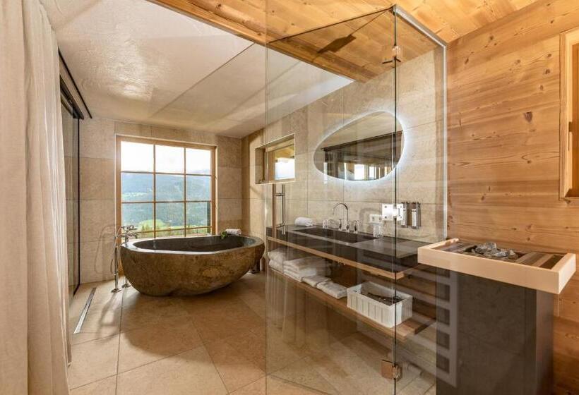 Отель Almwelt Austria