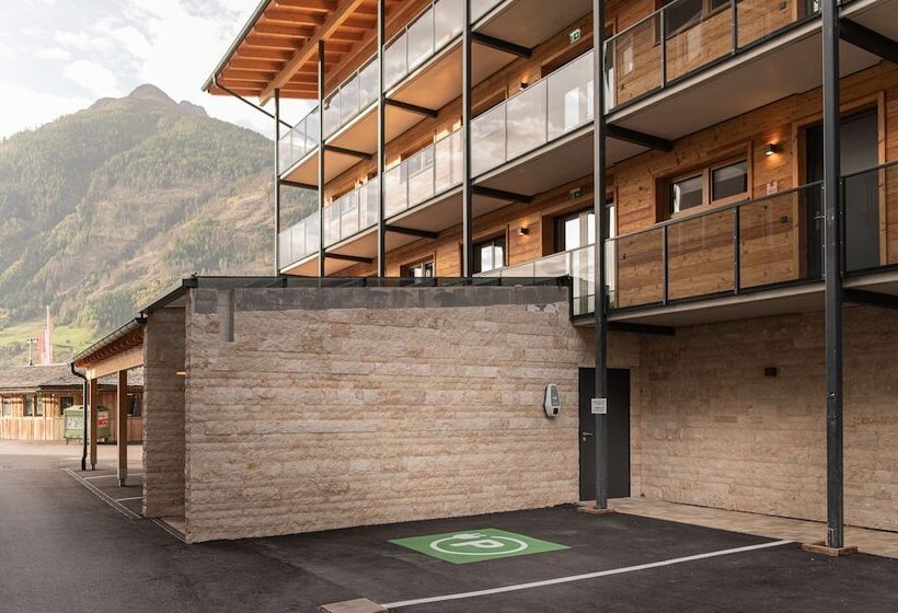 Alpenparks Hotel Montana Matrei