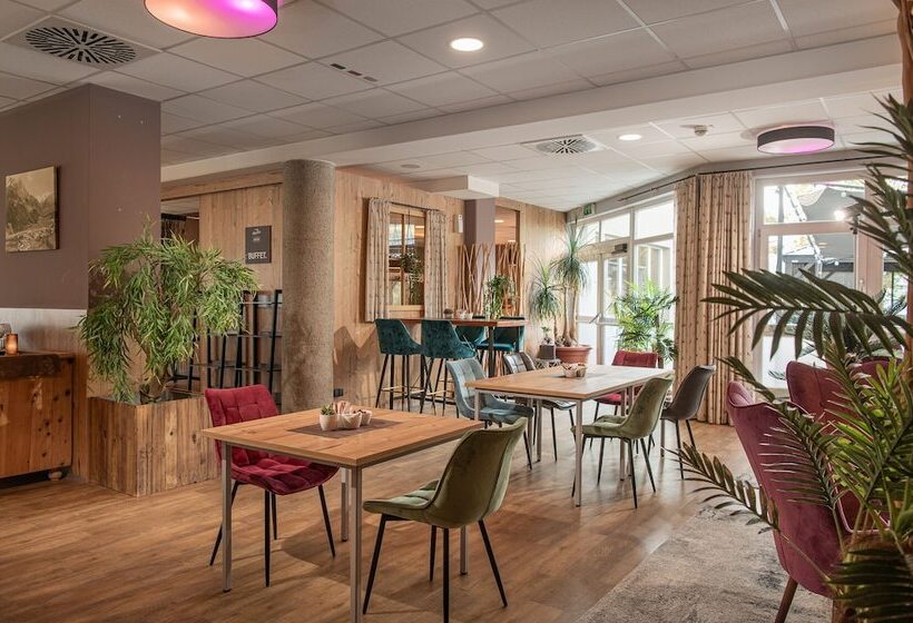 Alpenparks Hotel Montana Matrei