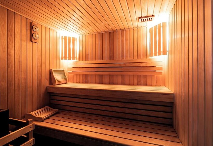 Brit Hotel Le Galion & Spa