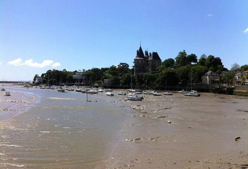 Brit Hotel Les Alizes