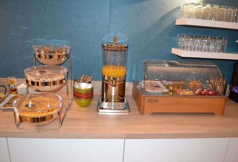 Brit Hotel Les Alizes