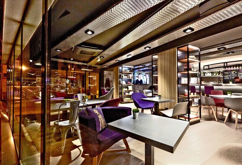 Отель Campanile Nancy Centre Gare