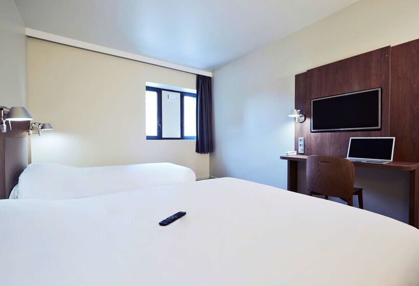 Отель Campanile Nancy Centre Gare