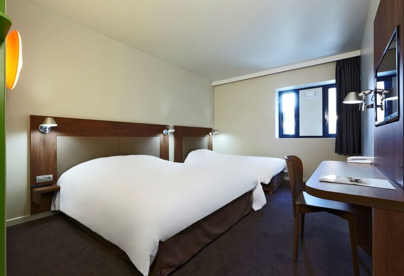 Отель Campanile Nancy Centre Gare