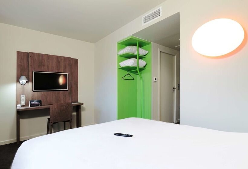 Отель Campanile Nancy Centre Gare