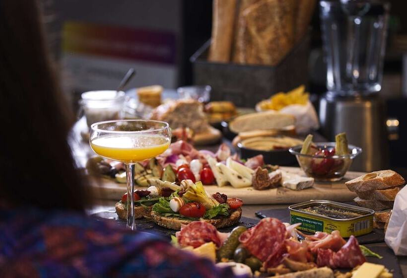 Отель Campanile Nancy Centre Gare