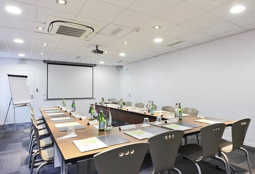 Отель Campanile Nancy Centre Gare