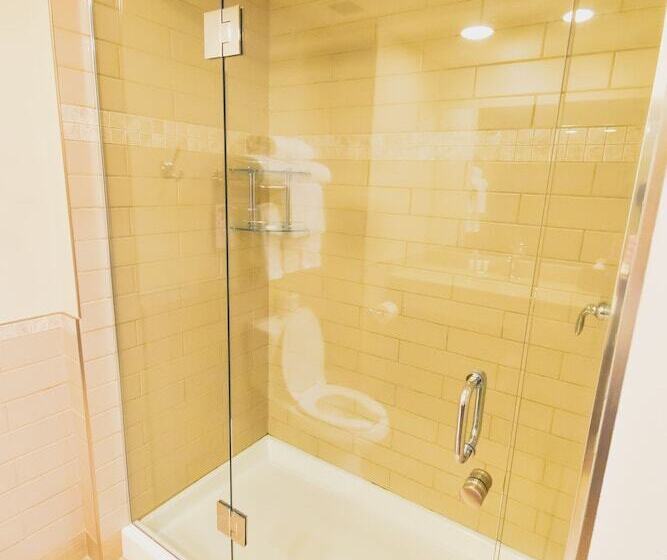 فندق Canad Inns Health Sciences Centre