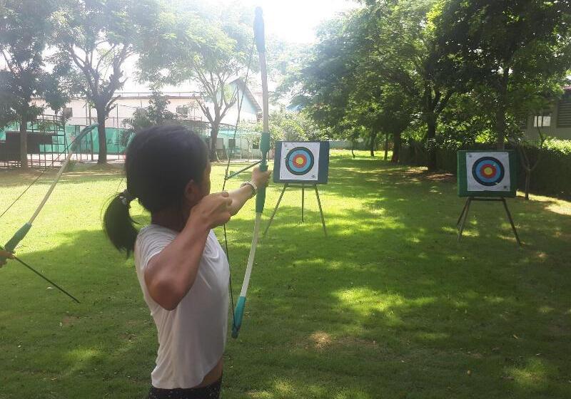 בית מלון כפרי Ccc  Airport