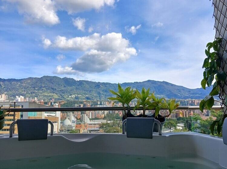 בית מלון כפרי Central Plaza Medellin