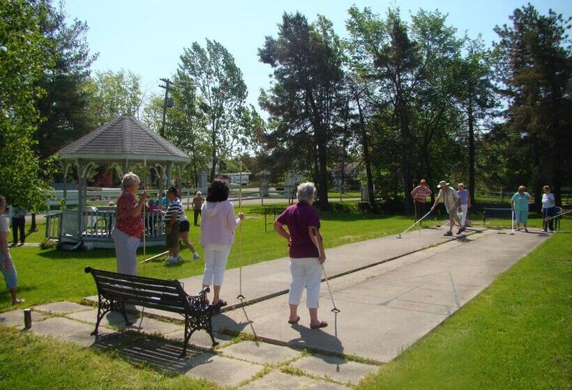 فندق Colonial Resort1000islands