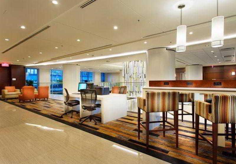 هتل Courtyard By Marriott Montreal Downtown