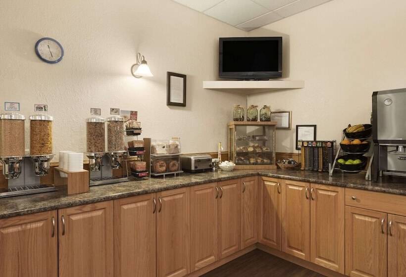 فندق High Prairie Inn