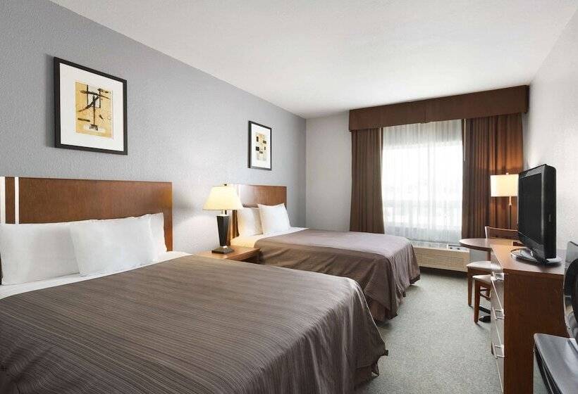 فندق High Prairie Inn