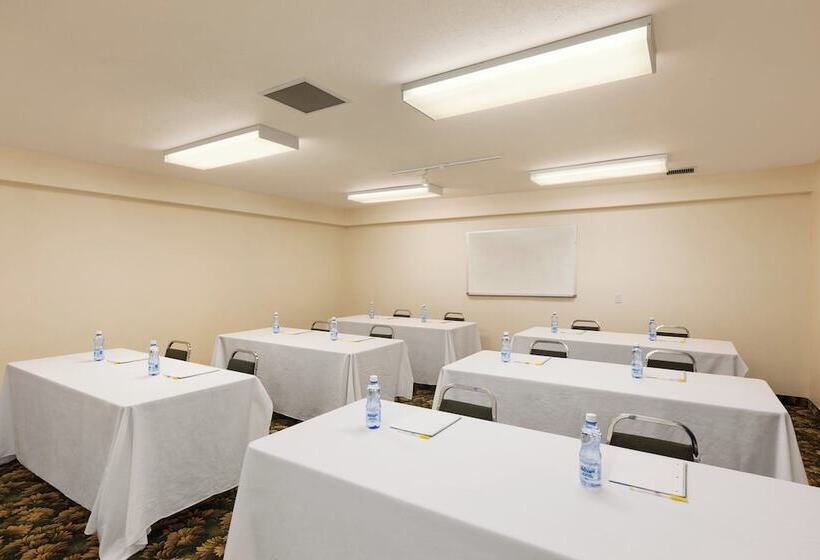 فندق High Prairie Inn