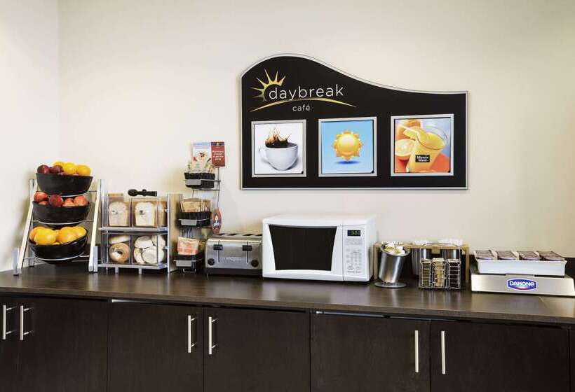 فندق Days Inn & Suites By Wyndham North Bay Downtown